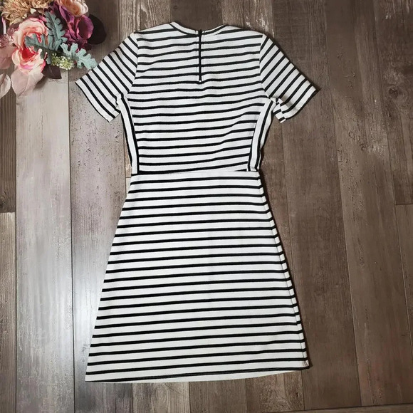 Soprano Stretchy Striped Fit & Flare Short Sleeve Dress Size XS White Black NWOT - Picture 2 of 16